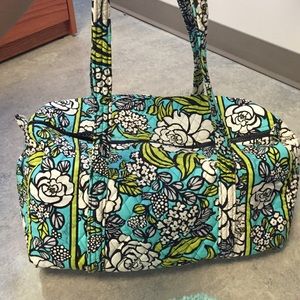 VERA BRADLEY DUFFLE!