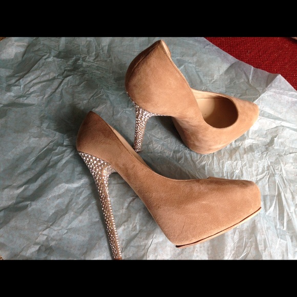 SALE💥 Jimmy Choo London nude suede 112ESAM pumps