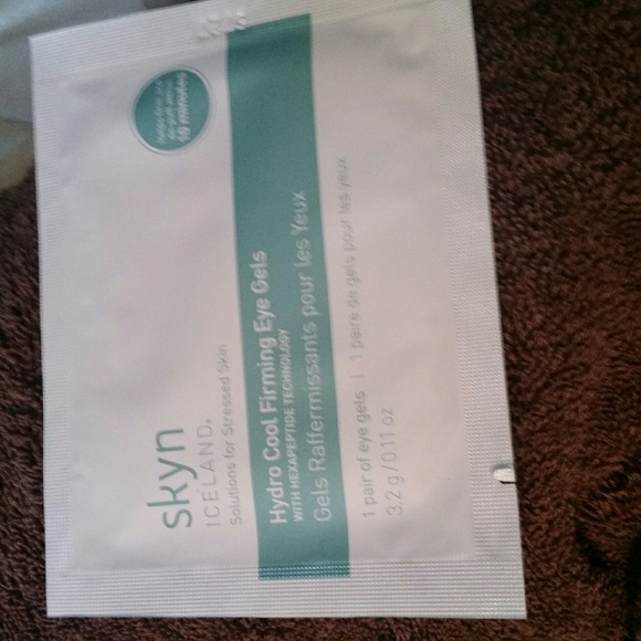 Eye gels