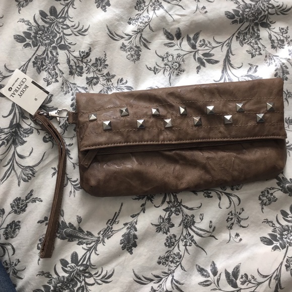 Studded wristlet