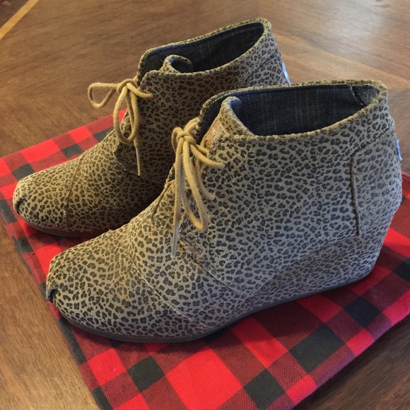 TOMS Shoes - Toms Wedges