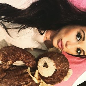 Meet your Posher, Ava