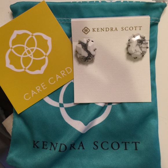 Kendra scott earrings. - Picture 1 of 3