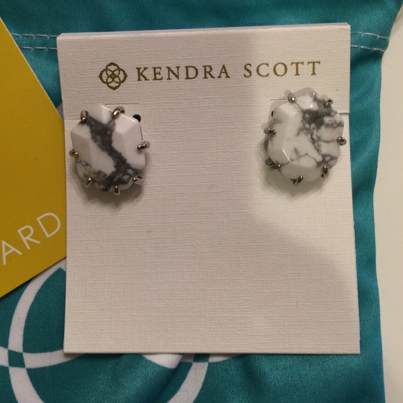 Kendra scott earrings. - Picture 2 of 3