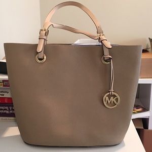 🎊 EXCELLENT CONDITION Michael Kors Tote 🎊