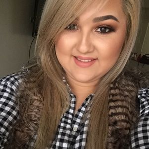 Meet your Posher, Adrianna