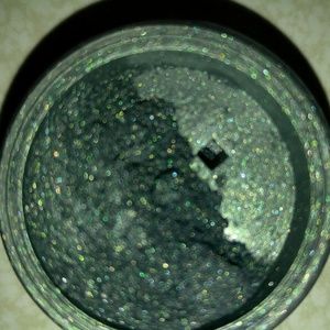 BareMinerals Shaddow in color Aquamarine.