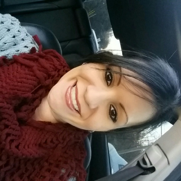 Meet your Posher, Jessica - Picture 1 of 1