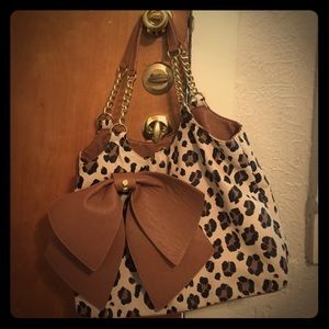 FLASH SALE today only. cheetah bag w/ brown bow.