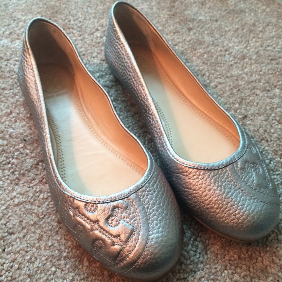 Tory Burch Shoes - Tory Burch Silver Leather Flats