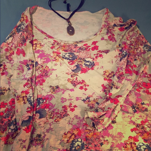 Flowy and feminine Urban Outfitters top!