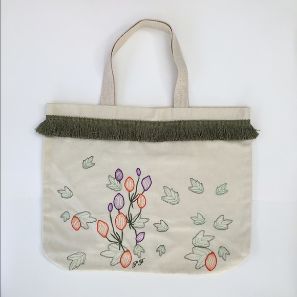 Tote - Picture 1 of 3