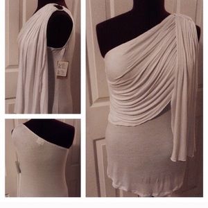 Halter top w/gold ring