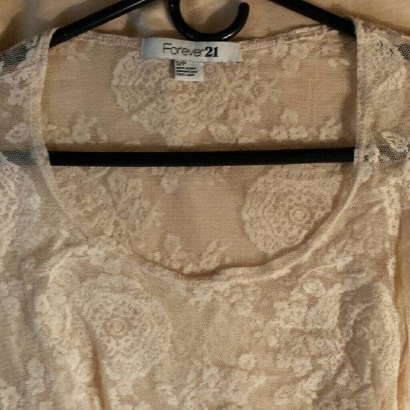 Lace top - Picture 2 of 4