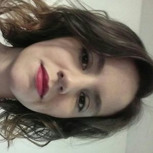 Meet your Posher, Chloe