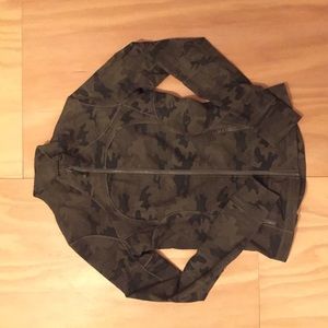Lululemon camo define 8