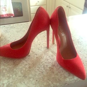 Brand new Aldo Pumps never worn