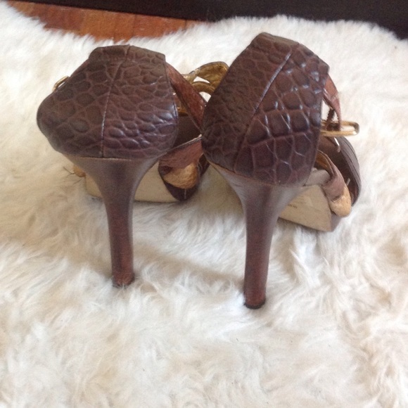 Bebe strappy tan open toe  heels - Picture 3 of 4