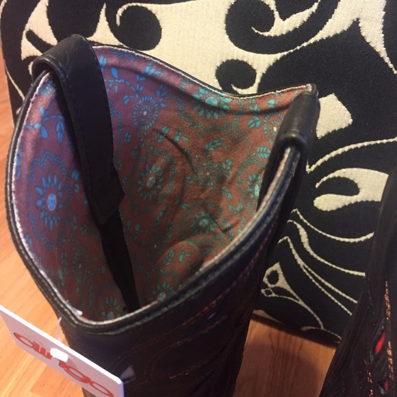 Dingo by Dan Post Cowgirl Boots. - Picture 3 of 5