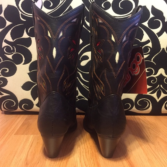 Dingo by Dan Post Cowgirl Boots. - Picture 4 of 5