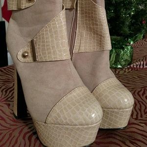 Suede and crocodile boots