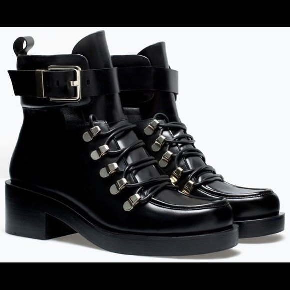 NWOT ZARA BUCKLED BOOTS!