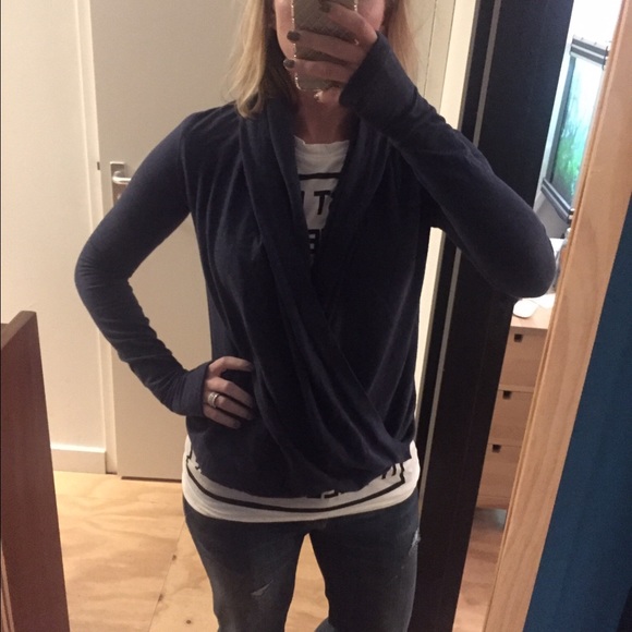 Heathered black Lululemon vitasea iconic wrap 6/8