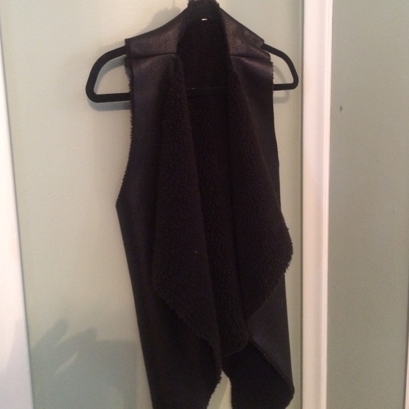 Leather vest - Picture 2 of 4