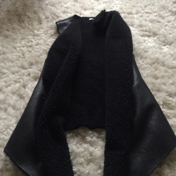 Leather vest - Picture 3 of 4