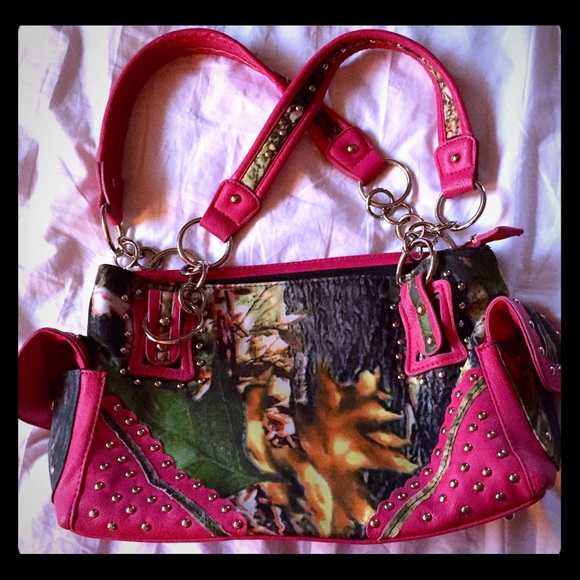 💋NWOT Cameo Purse! PRICE DROP!