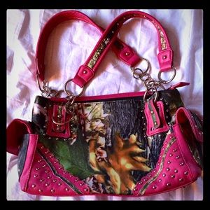 💋NWOT Cameo Purse! PRICE DROP!