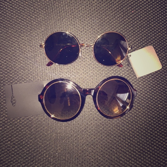 2 pairs of Retro / Vintage style round sunglasses