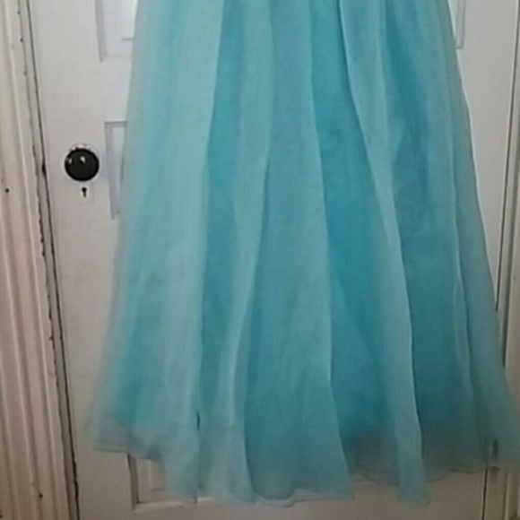 Prom dress - Picture 2 of 3