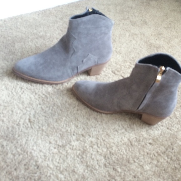 Never worn gray suede booties
