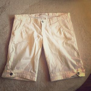 Hollister white capris