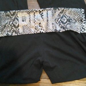 Yoga pants snake skin design