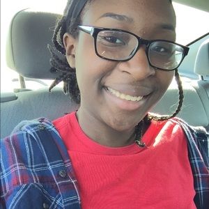 Meet your Posher, Selena