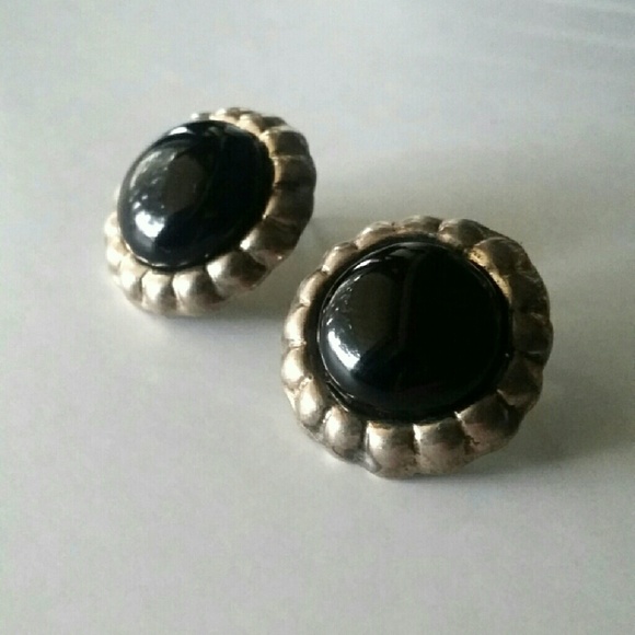 { vintage } Onyx & Sterling Silver Earrings - Picture 2 of 9