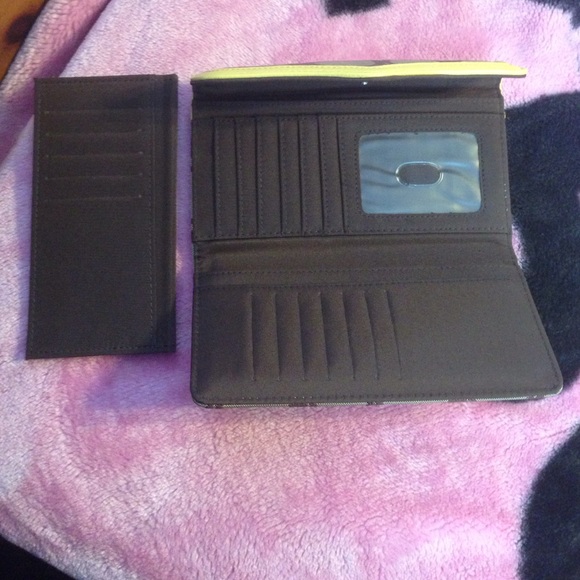 Wallet - Picture 2 of 4