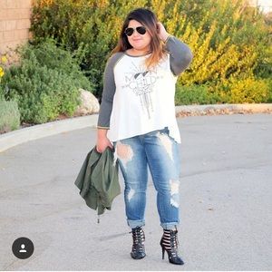 Raglan baseball type plus size tee.