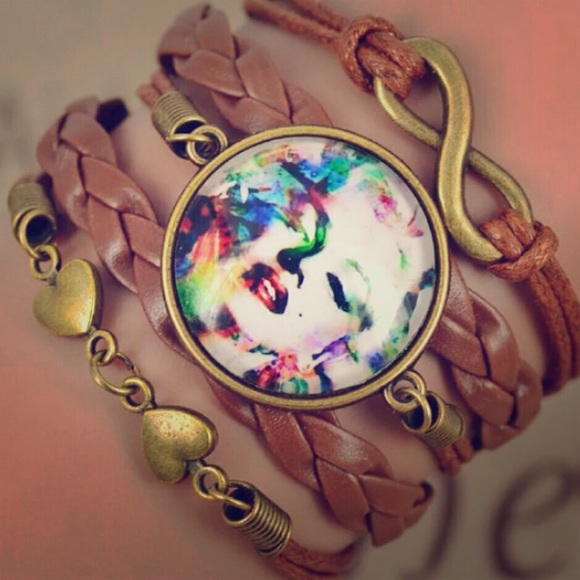 Marilyn Monroe infinity glass bracelet