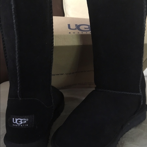 Classic Tall UGGS in black
