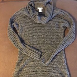 Hi-Lo beautiful grey tunic sweater $10