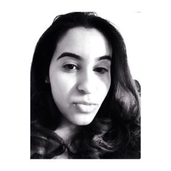 Meet your Posher, Taina