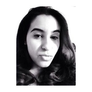 Meet your Posher, Taina