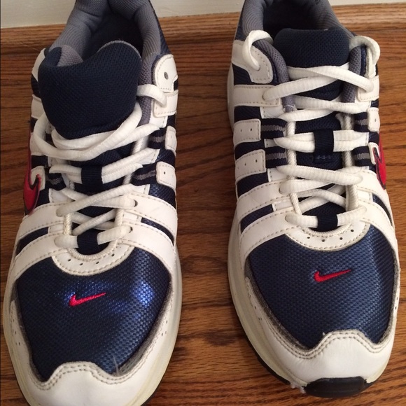 Nike Boys Youth size 6 in great condition!