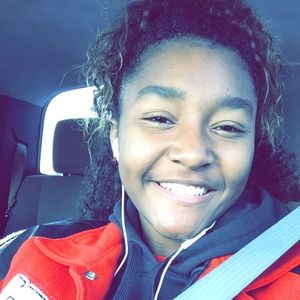 Meet your Posher, Mia