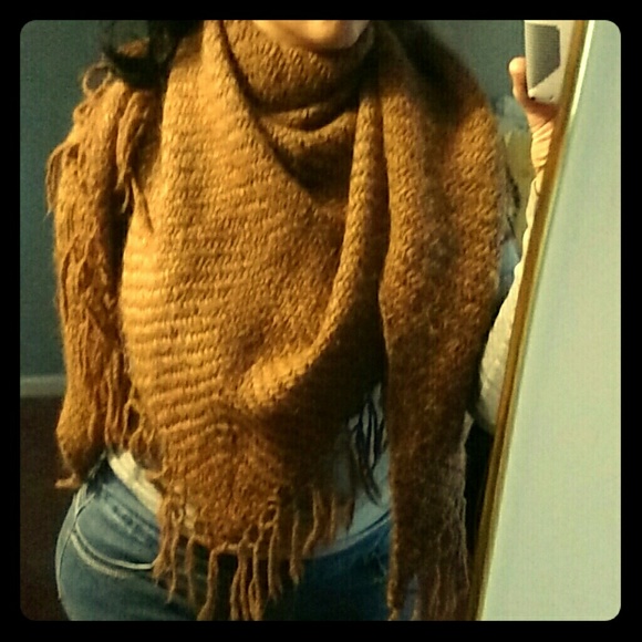 SOLD Gorgeous brown handmade wool shawl - Picture 1 of 4