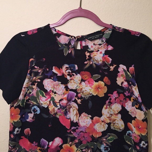 Dorothy Perkins Tops - Dorothy Perkins Black Floral Top Size 4 Dorothy Perkins Tops - Dorothy Perkins Black Floral Top Size 4