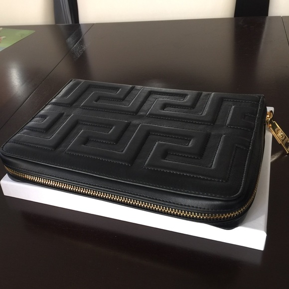 ‼️SOLD‼️Versace black leather tablet padded case - Picture 3 of 4